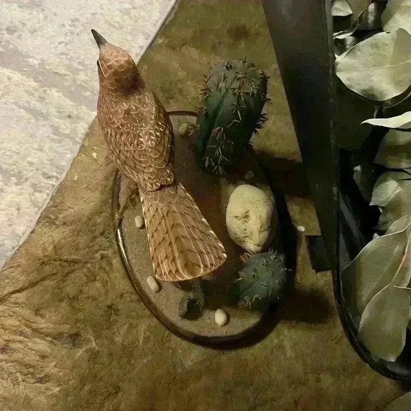 Hand-carved Bird Gene Strupp Cactus Wren - Picture 3 of 8